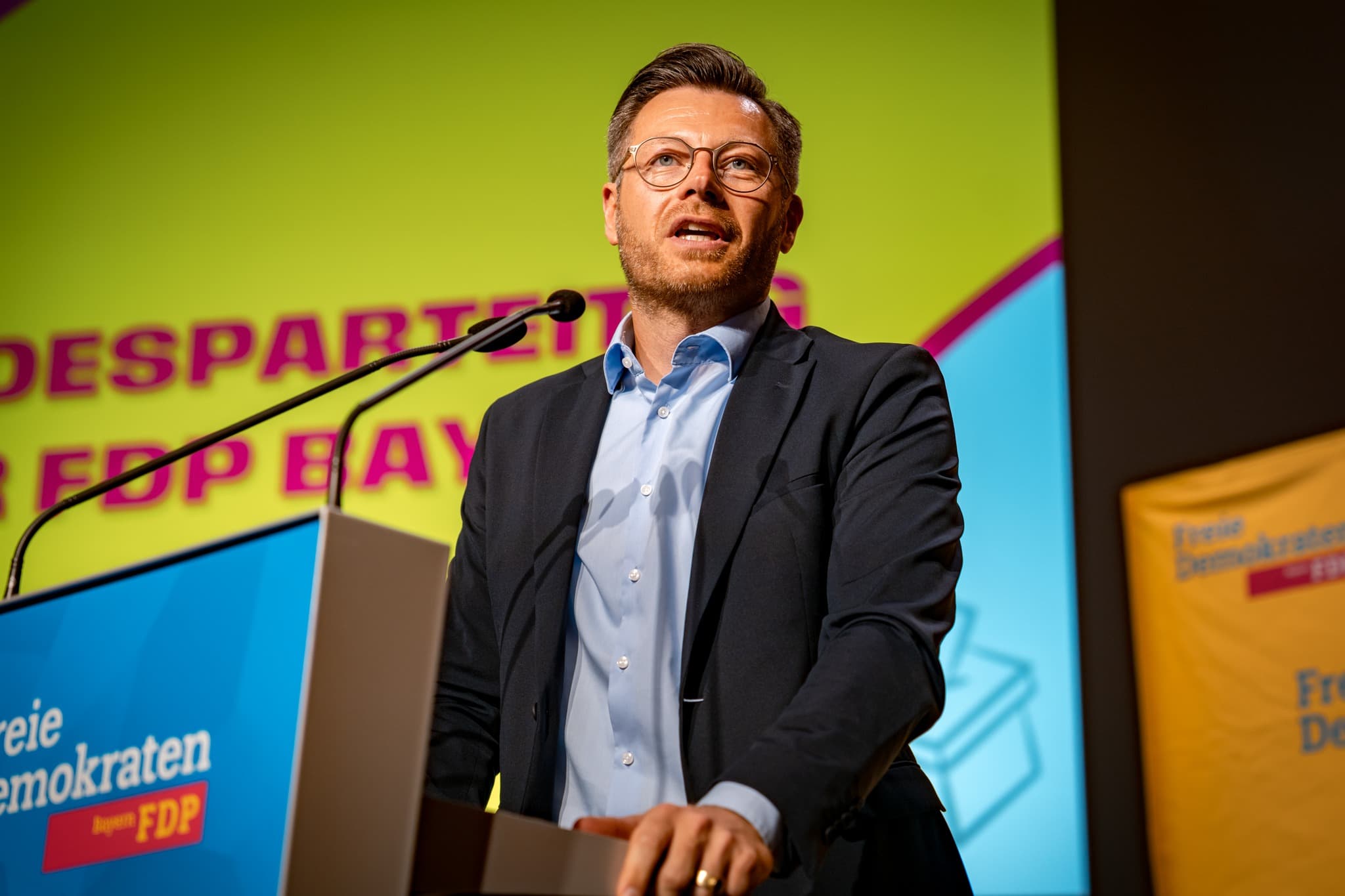 Verantwortlich für die strategische Ausrichtung und Organisation der bayerischen FDP als Bindeglied zwischen Parteiführung und Basis.
